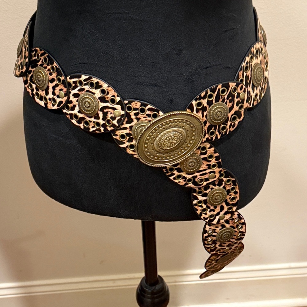 Adjustable Oval Disc Leopard Print Statement Belt - Picture 1 of 4